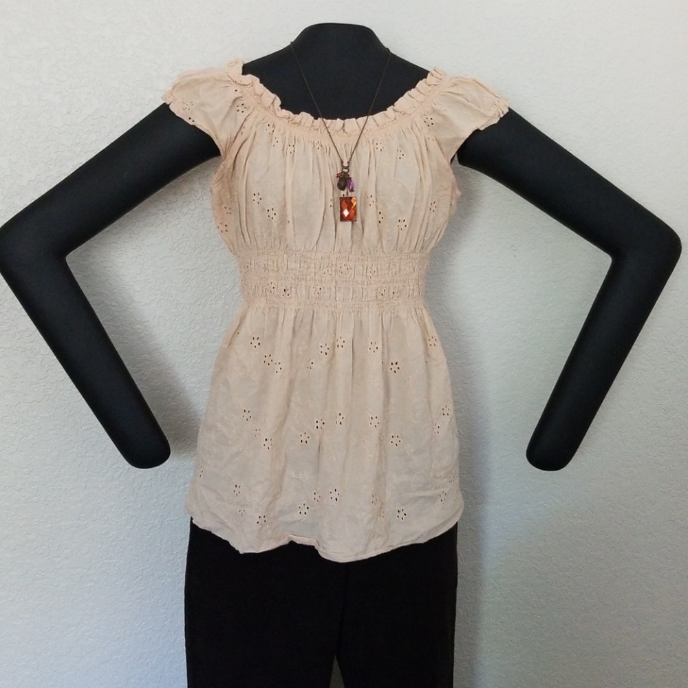 Gloria Vanderbilt peasant top cream Petite Medium